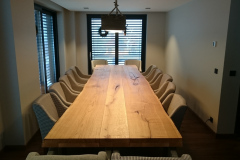 Stół z litego drewna na 12 osób